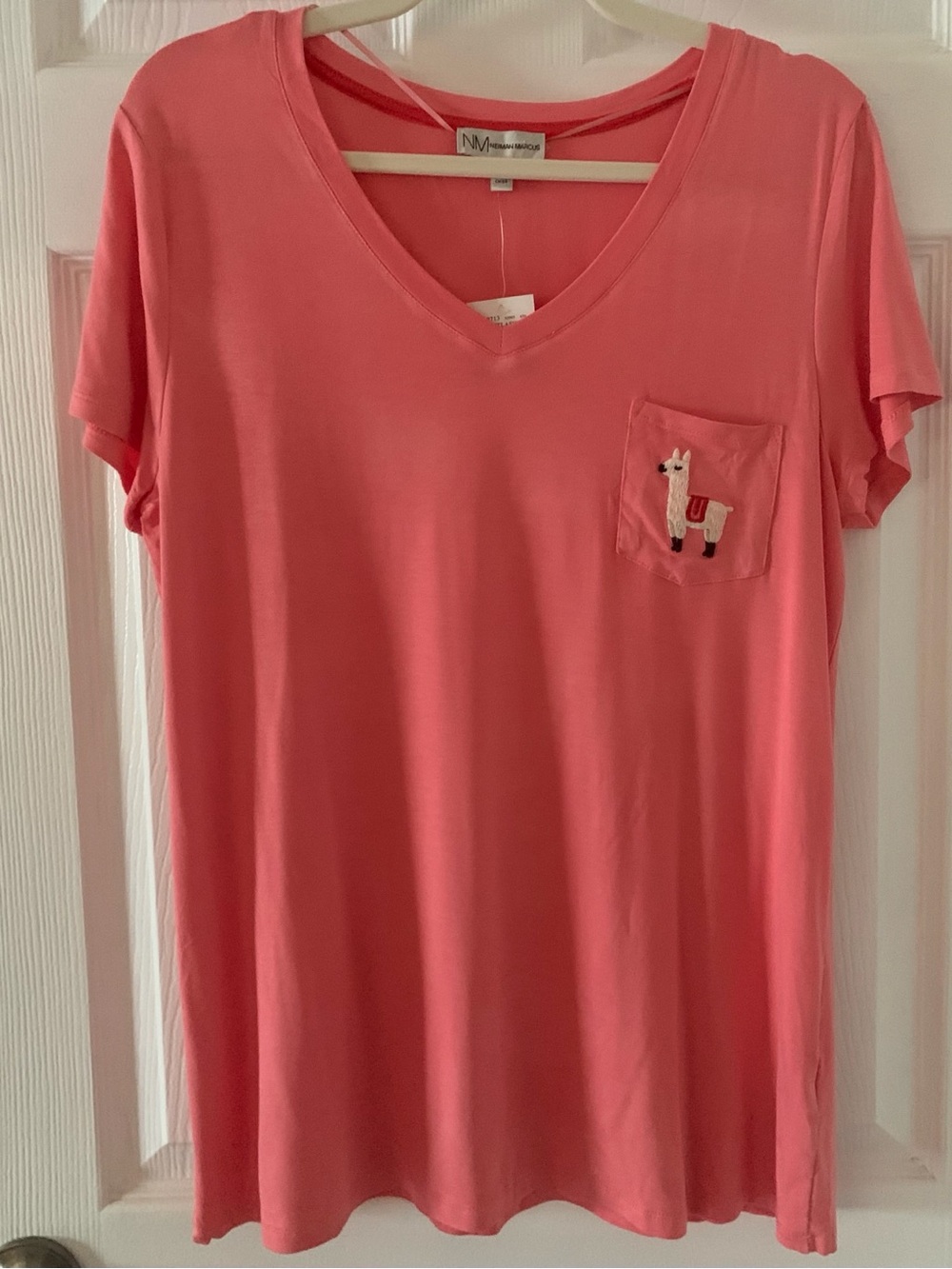 NM Neiman Marcus V-Neck Short Sleeve Llama T-shirt • Coral/Peach • Size XL • NWT